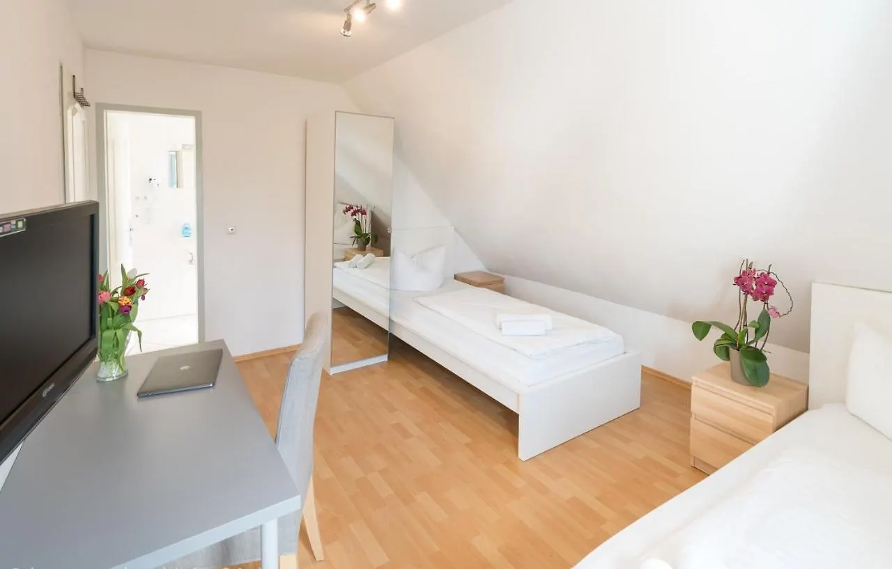 Guest house Guenstigschlafen24 - Die Guenstige Alternative Zum Hotel Munich